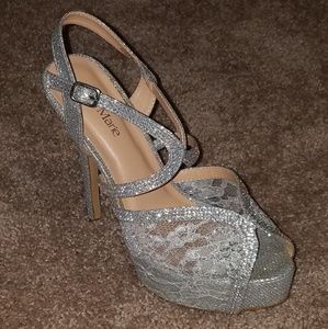 Bella Marie Selena Silver/Lace Pumps